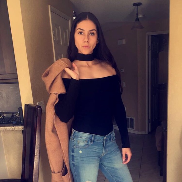 Cute turtleneck shirt - Picture 2 of 3